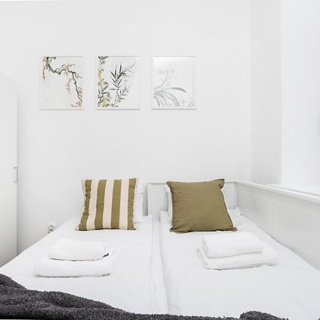 Bosacka Apartments X 1' Main Train & Bus Station - By Upstairs Cracovie Extérieur photo