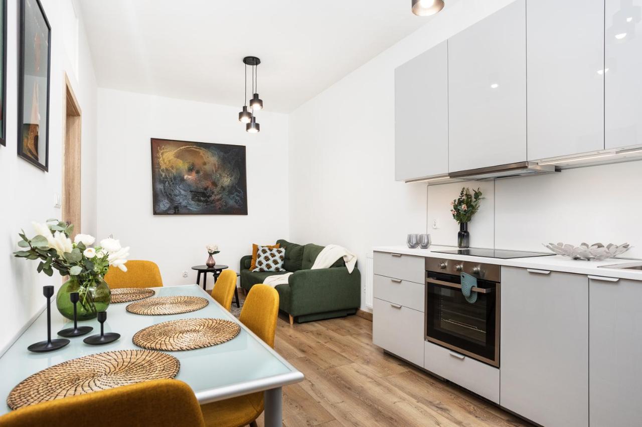 Bosacka Apartments X 1' Main Train & Bus Station - By Upstairs Cracovie Extérieur photo
