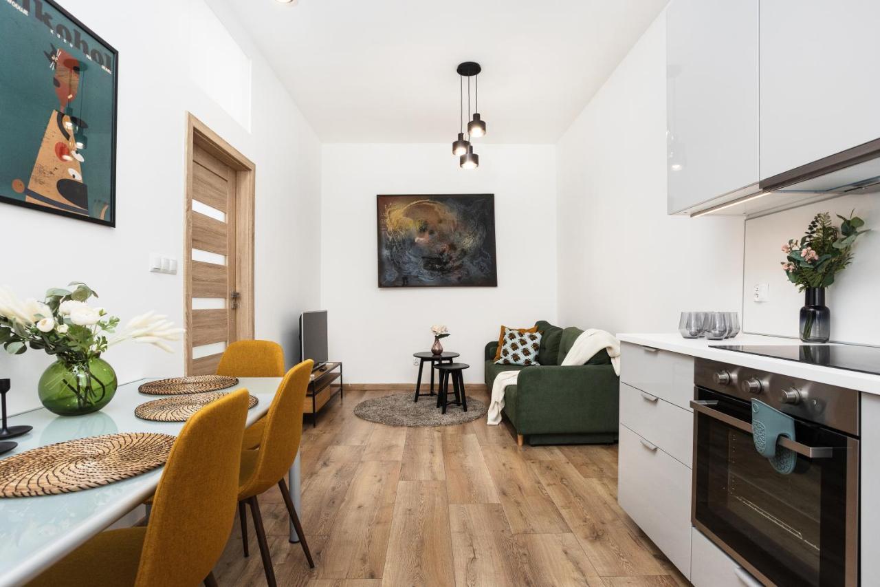Bosacka Apartments X 1' Main Train & Bus Station - By Upstairs Cracovie Extérieur photo